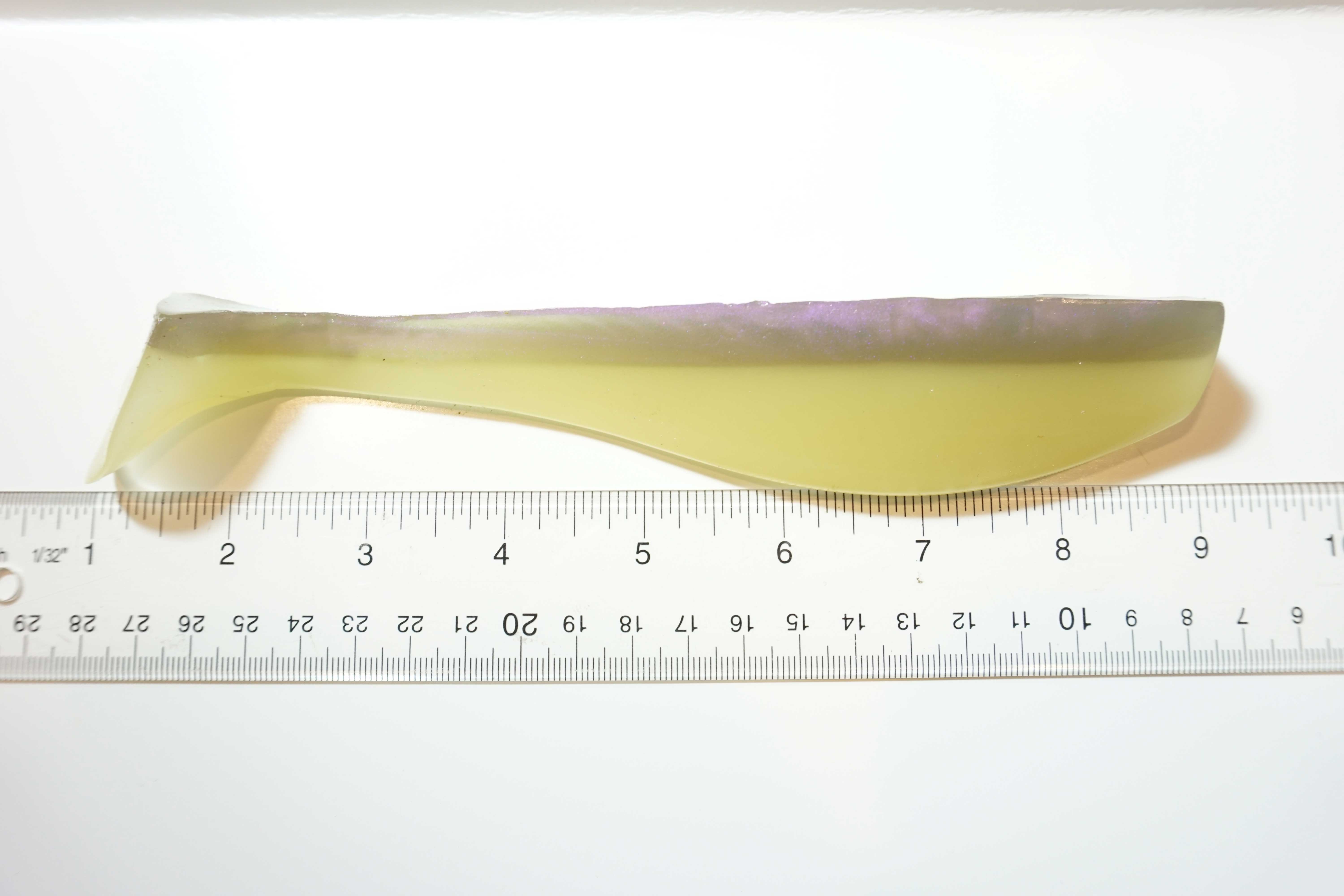 Soft Paddle Tail Shad Purple/Glow 8