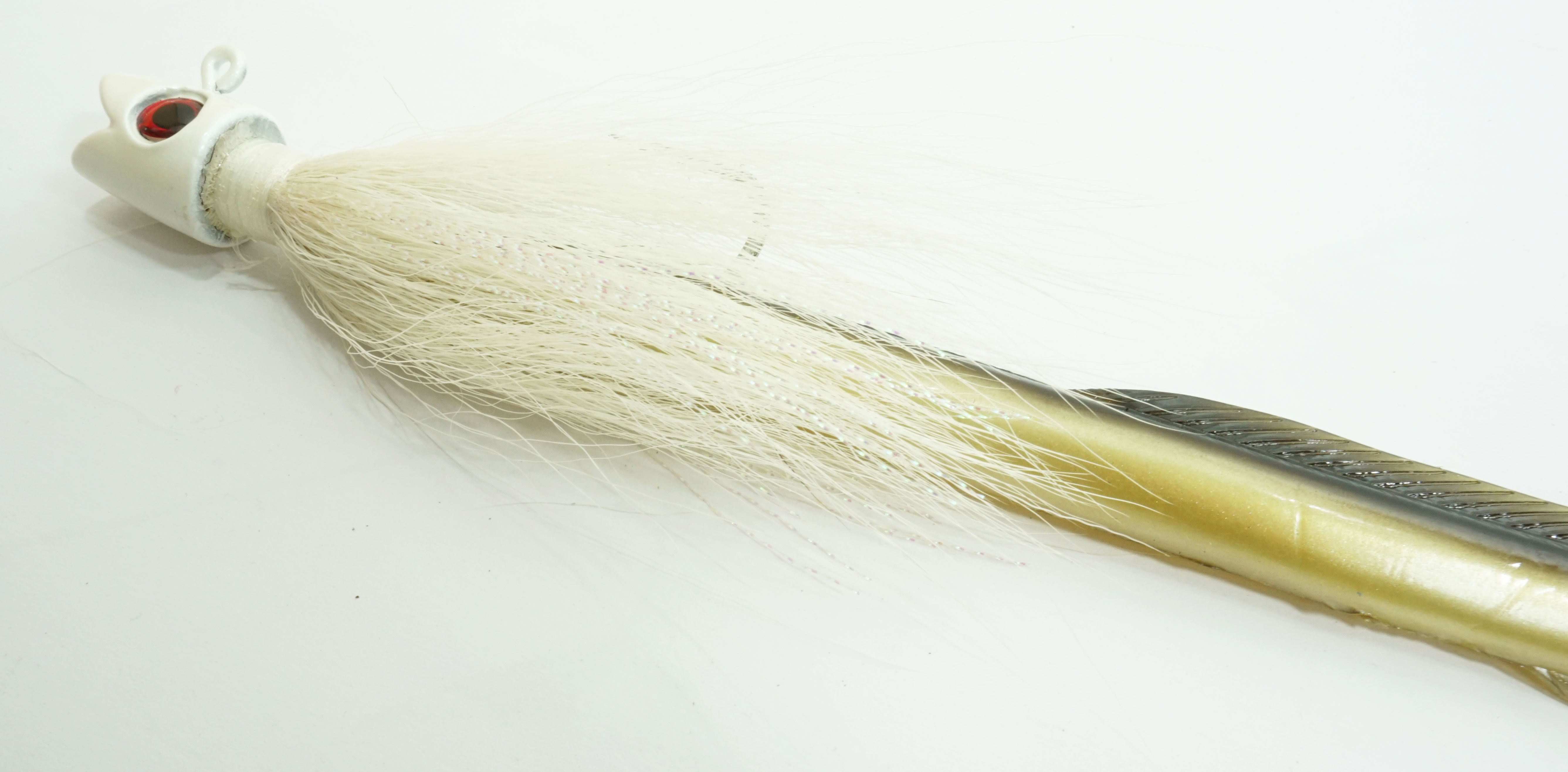Smiley Buck Tail 5 Inch 3 Oz White - Click Image to Close