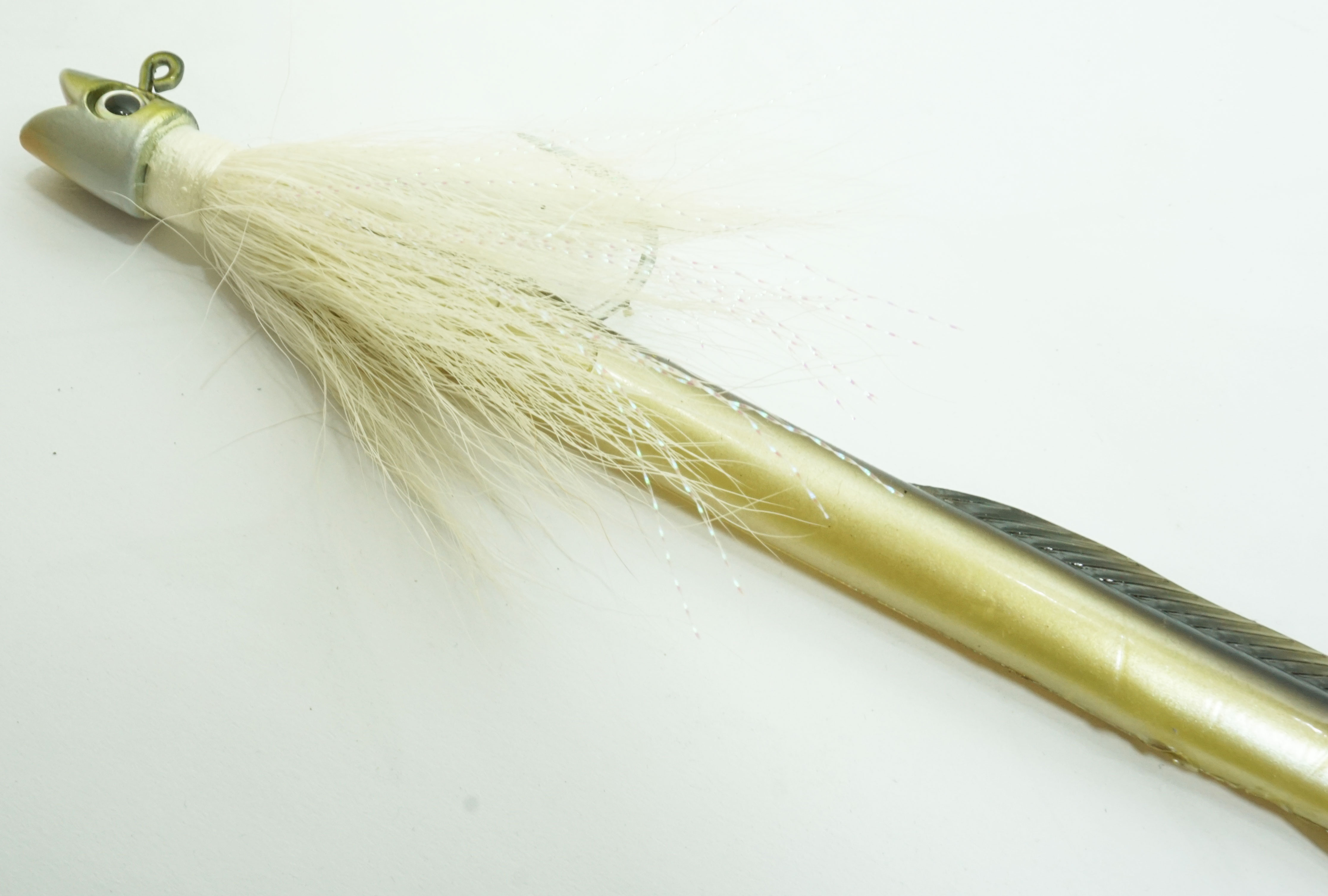 Smiley Buck Tail 4.5 Inch 2 Oz Green And White - Click Image to Close